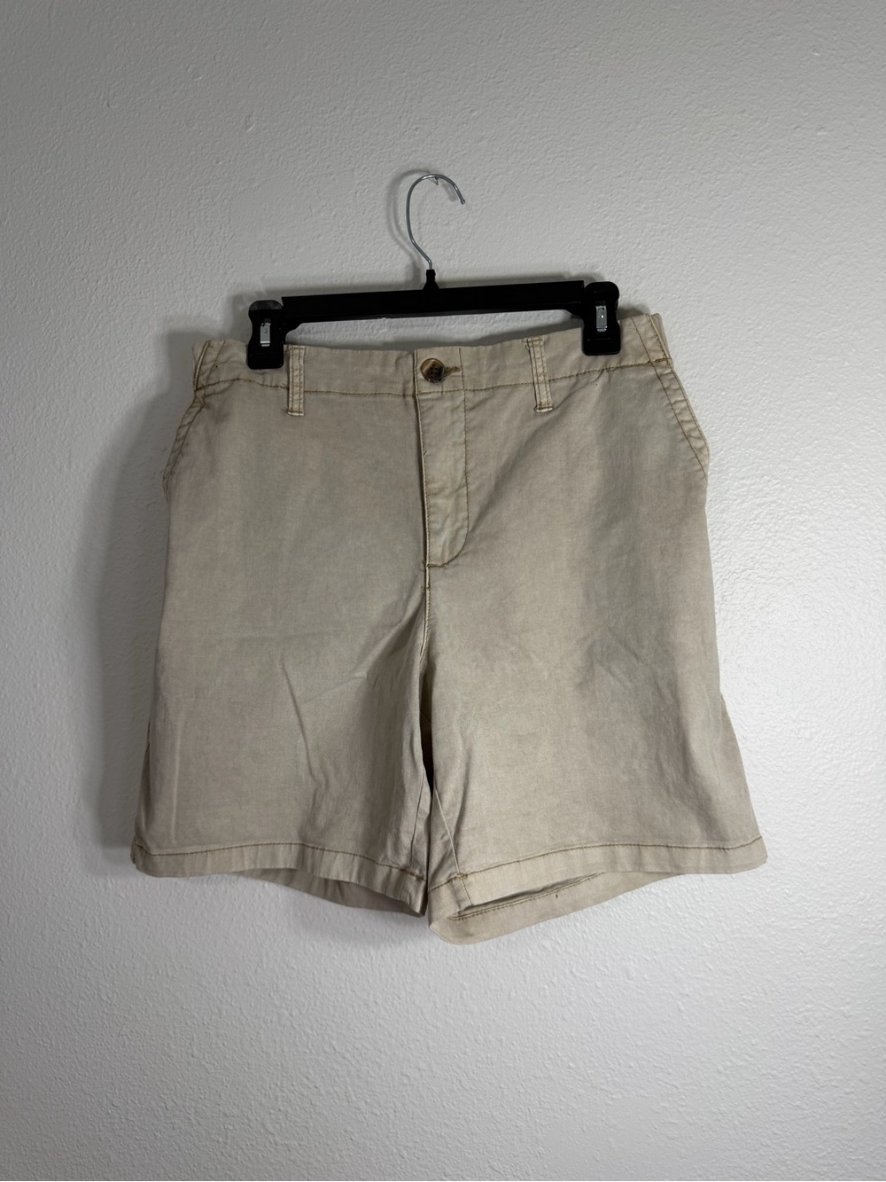 Old Navy Beige Khaki Bermuda Shorts